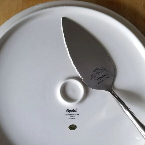 New Spode Christmas Tree Cake Plate and Server - Picture 6 of 9